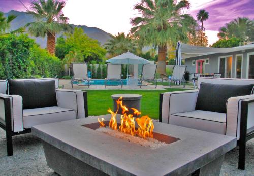 The Kirk Douglas House - image 12