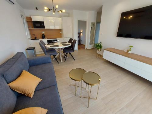 Luxury Apartments Marina View 2