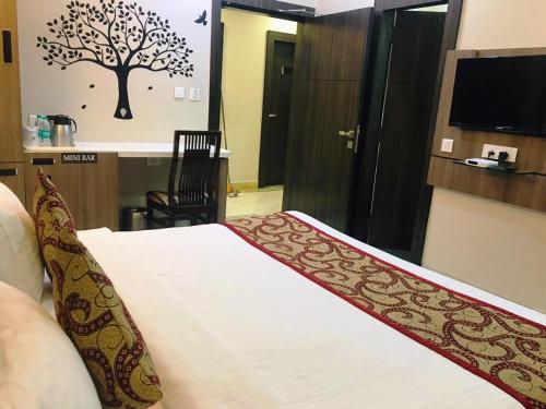 Deluxe Double Room (Free early check in at 8am) room in Hotel Ozas Grand