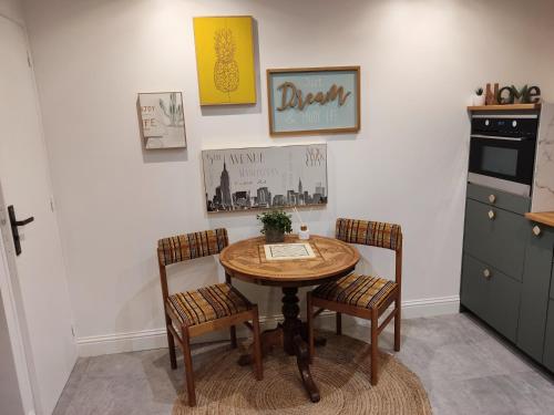 Superbe appartement avec jacuzzi avec jardin privé, Lyon (photo 8)