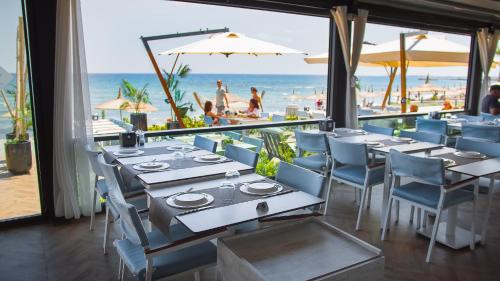 Emerald seaside residence at Four Seasons Emerald seaside residence at Four Seasons