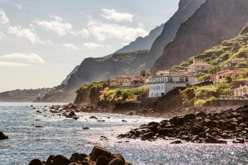 The Waves Hostel Madeira Island