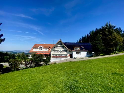 Hirschen Wald - Gasthaus & Bäckerei in Wald, Schweiz