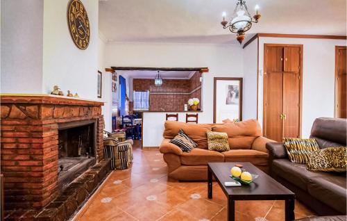 Stunning home in Villamartin with 3 Bedrooms, WiFi and Outdoor swimming pool