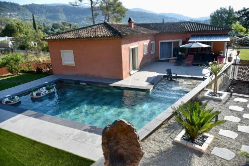 Villa moderne avec piscine à Peymeinade - Accommodation