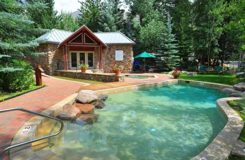 Modern 3 Bedroom Luxury Rental In Cascade Village With Shuttle To Vail Village And Lionshead in Vail, USA