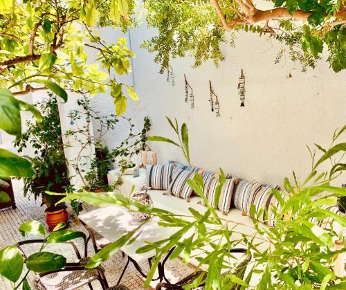 Costas Rooms 4