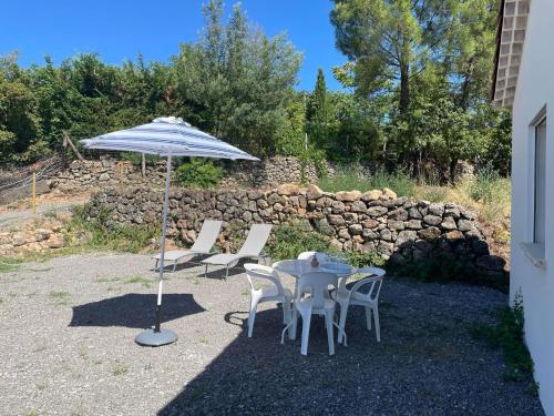 Gîte Les Mimosas - 2 à 4 personnes - Vue imprenable