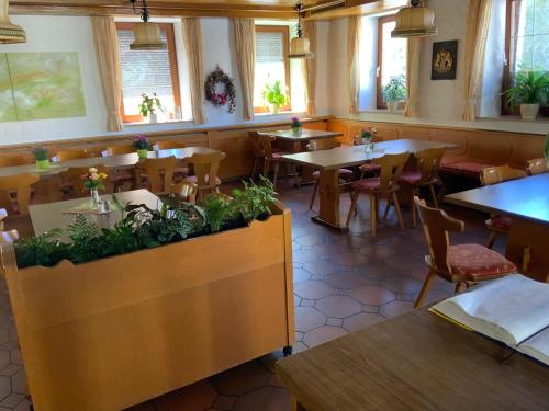 Restoran, Gasthaus Sonne in Muhlhausen im Tale