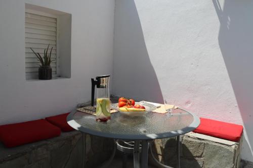Facilities, Mediterranean poolside garden cottage in Kiti