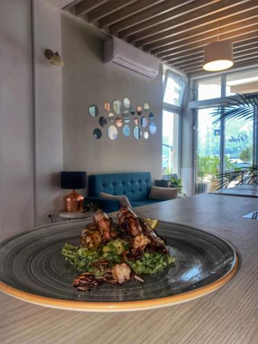 Montebay Perla - image 10