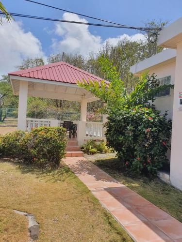 Burns' Apartment in Gros Islet