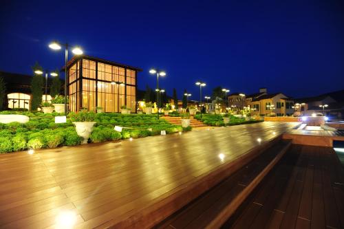Bližnja okolica, Toscana Valley Town Square Suites in Khao Yai