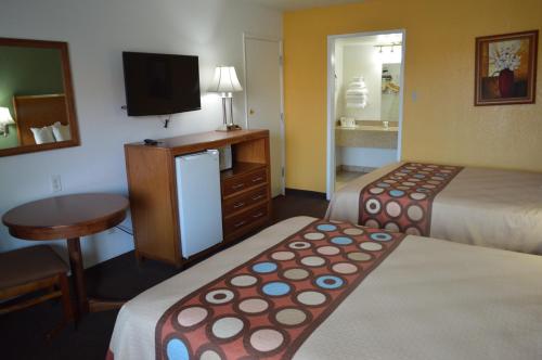 Super 8 by Wyndham St. George UT, Сент-Джордж (фото 10)