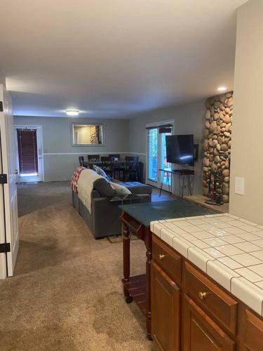 YoBee! Park Reservation Included! Heart of Yosemite - Homey Studios and Breakfast YoBee! Park Reservation Included! Heart of Yosemite - Homey Studios and Breakfast