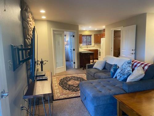 YoBee! Park Reservation Included! Heart of Yosemite - Homey Studios and Breakfast YoBee! Park Reservation Included! Heart of Yosemite - Homey Studios and Breakfast