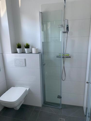 Messezimmer nahe der Düsseldorfer Messe mit eigenem Eingang und gratis Minibar, Düsseldorf (Foto 6)