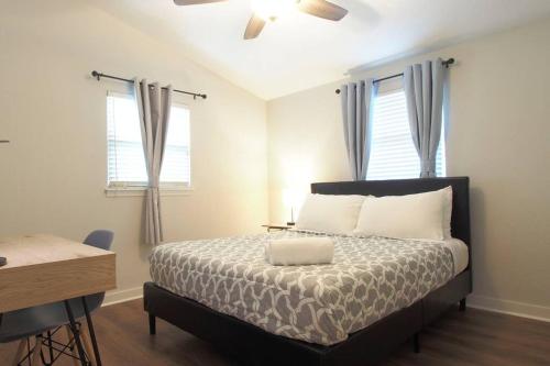 VELUXE Home Retreat Private Cul De Sac in Jacksonville, USA