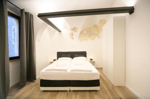 Deluxe Apartment with Fireplace