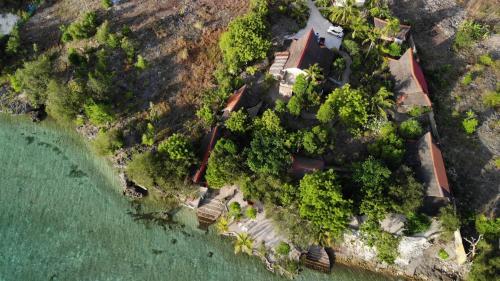 Moalboal T Breeze Coastal Resort 4
