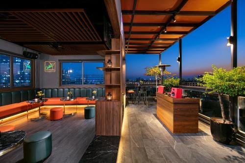 Bar/lounge, Bendecir Hotel & Spa in Hanoi