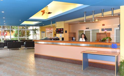 Hotel Oasis - image 4