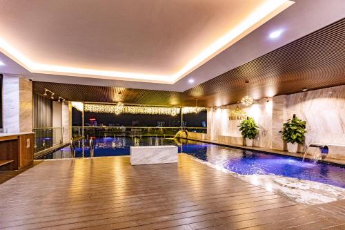 Swimming pool, The King Hotel - Condotel Thai Nguyen in Thai Nguyen