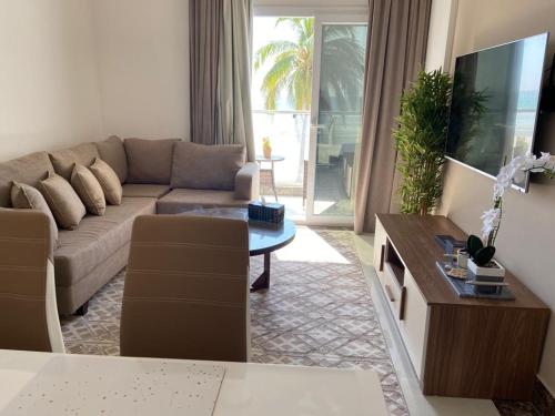 Lovely Beach Apartment · Indāf