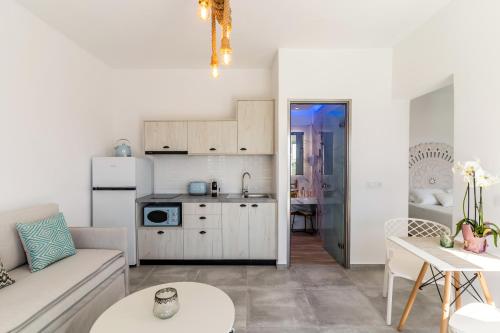 Létesítmények, SantoRossa Luxury Villas in Emporeio