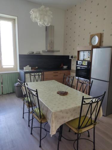 Gîte Chanay 80 m2 Tournus 2 chambres - Location saisonnière - Tournus