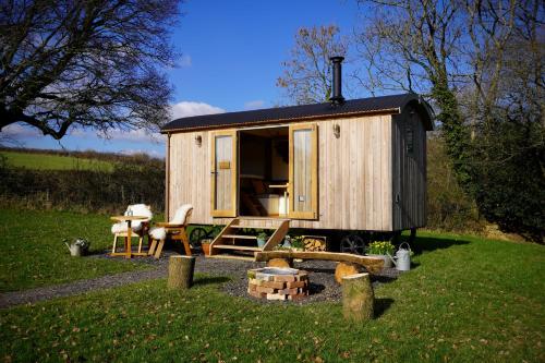 Little Ash Glamping - Luxury Shepherd's Huts - Newton Abbot