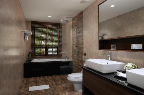 room detail thumbnail 2