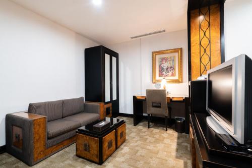 Standard Double Room - No Window image 3