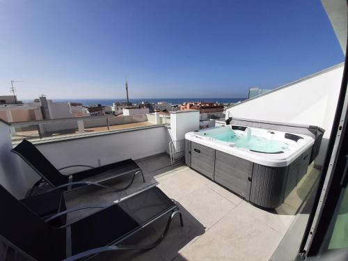 3 bedrooms, 6 beds
