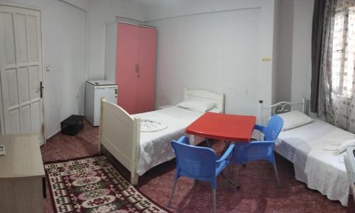 Double Room image 6