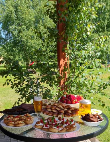 Makanan dan Minuman, Kempings Stieres un Majas Virtuve in Roja