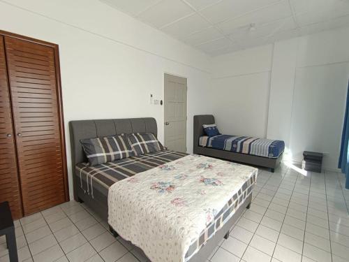 PD Paradise Lagoon North Penthouse B-2-4 in 波德申