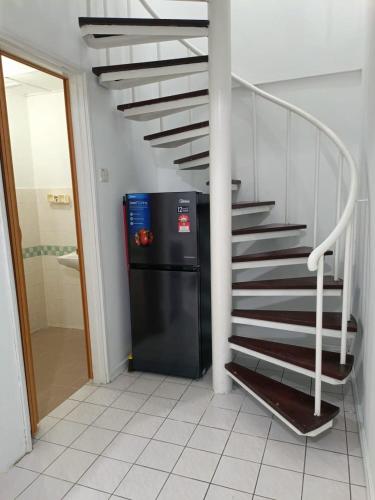 PD Paradise Lagoon North Penthouse B-2-4 in 波德申