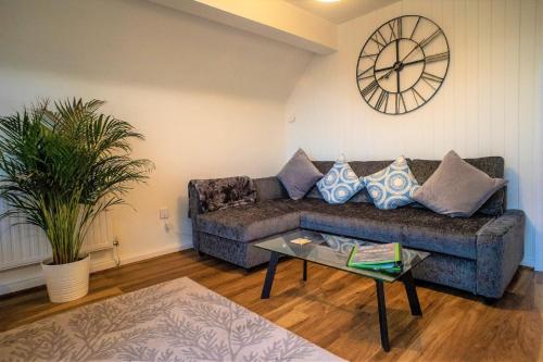 The Penthouse Canterbury - Cathedral View - image 2