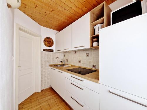 Guest House Vera - image 9