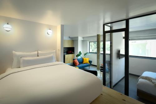 1 double bed, 2 sofa beds