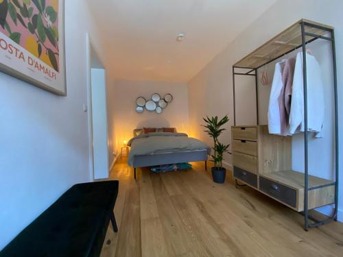 Dachau Altstadt Apartment mit Küche für bis zu 6 Gäste nahe Schloss und ÖPNV (Dachau Altstadt Apartment mit Kuche fur bis zu 6 Gaste nahe Schloss und OPNV) in Dachau