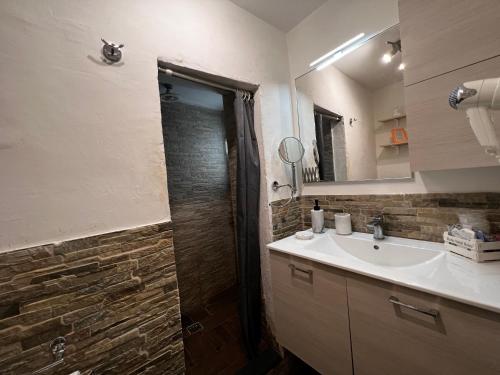 Deluxe Double Room image 2