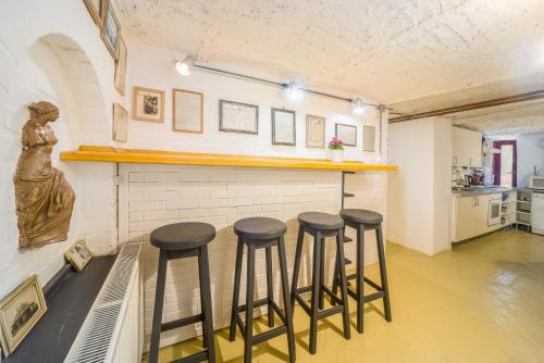 Pub/Lounge, Ádám Apartman (Adam Apartman) in Balatonföldvar