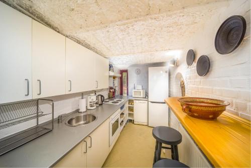 Konyha, Ádám Apartman (Adam Apartman) in Balatonföldvar