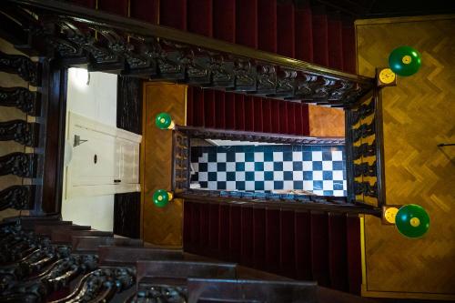 Dutch Golden Hotel - image 3