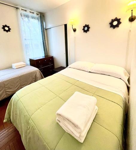 Stunning two bed apt Hells Kitchen - image 10