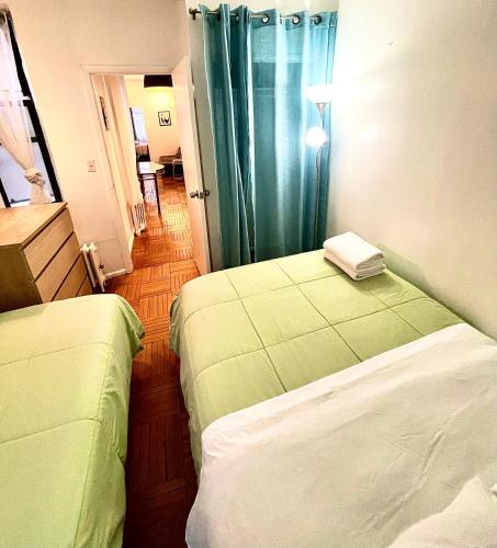 Stunning two bed apt Hells Kitchen - image 11