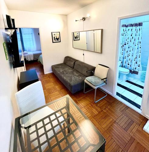 Stunning two bed apt Hells Kitchen - image 13