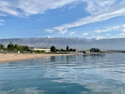 pludmale, Raduga West_Issyk Kul, Kyrgyzstan in Kosh-Kel'